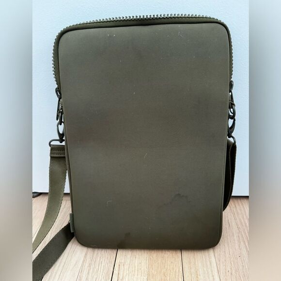 Dagne Dover 15 Dagne Dover Laptop Sleeve/Case/Bag with Strap